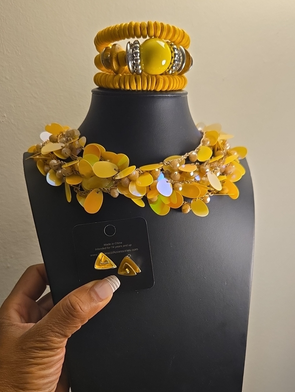 Yellow Statement Sequin Necklace & Bracelet Set - Women's Jewelry